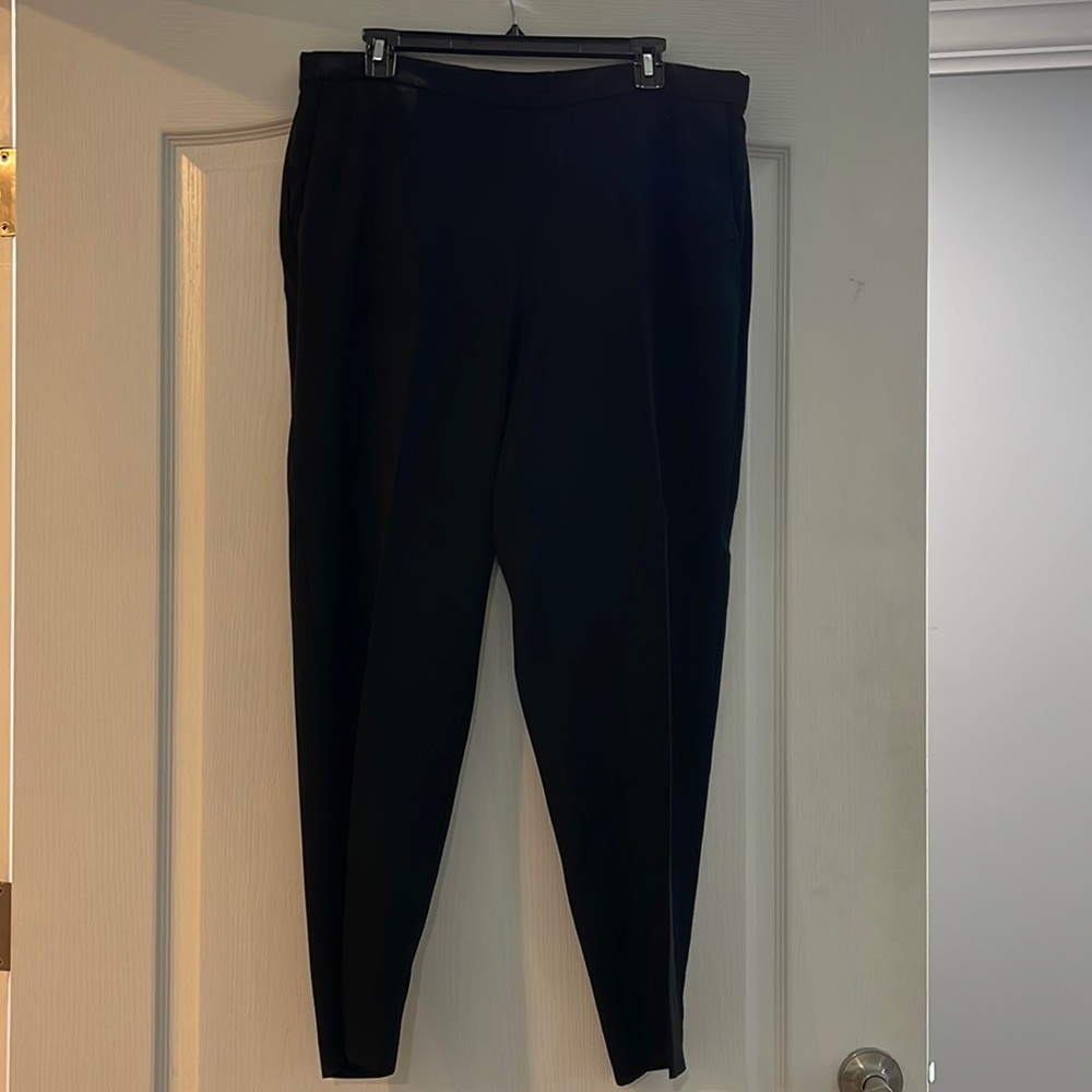Eileen Fisher Black Flat-Front Pants